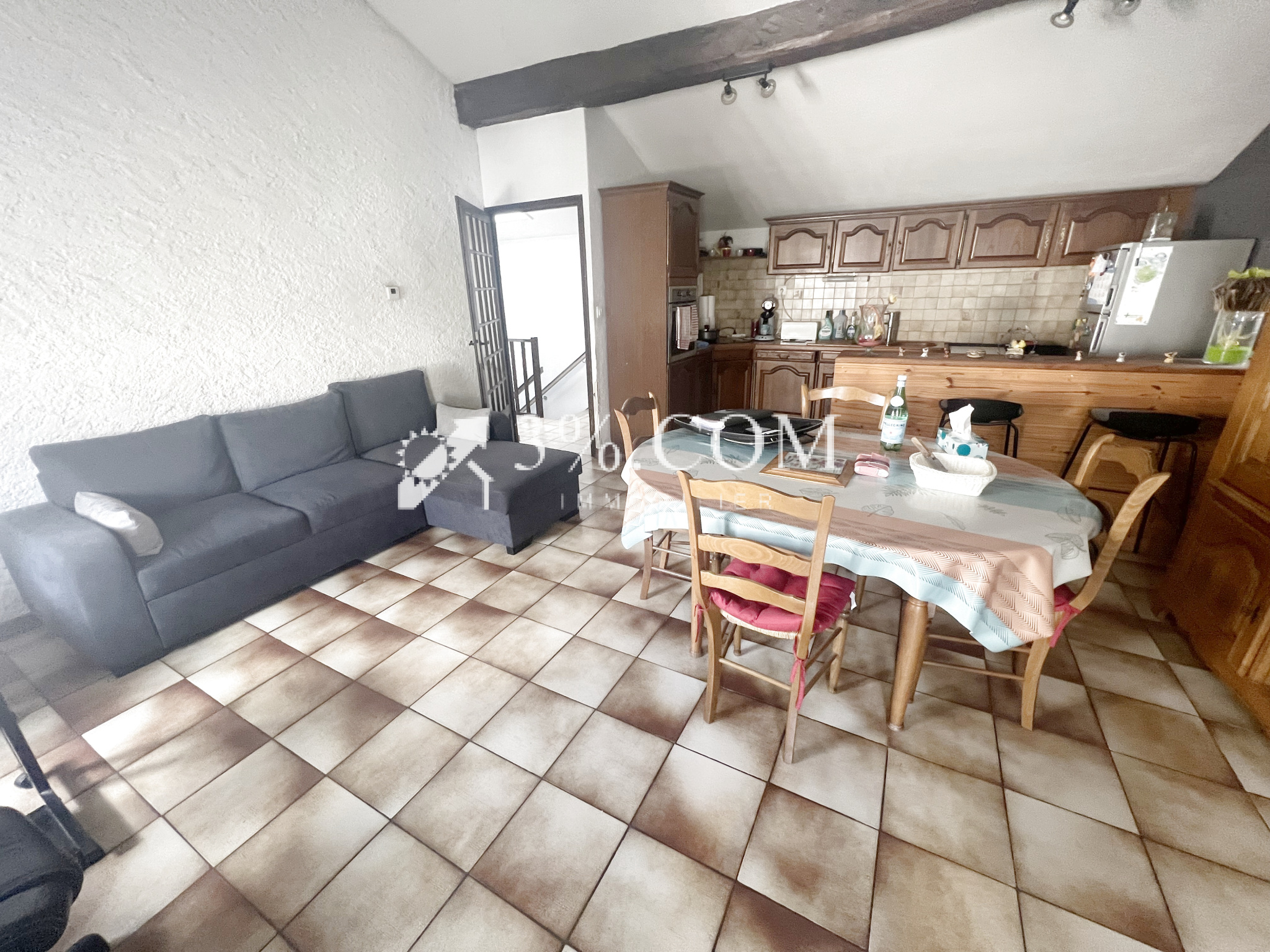 IMMEUBLE De Rapport/ 3 APPARETEMENTS + 2 GARAGES 54360 BLA