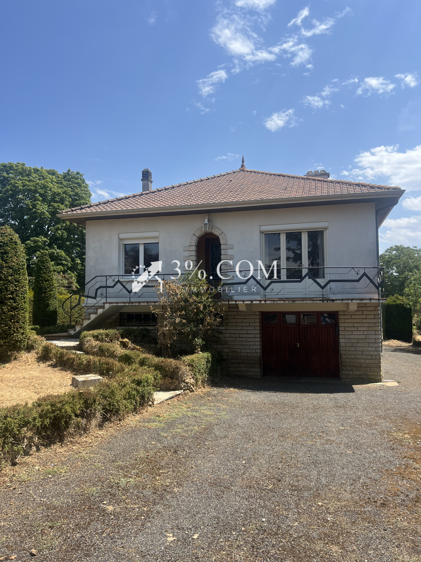 3%. COM IMMOBILIER À LA VILLEDIEU DU CLAIN