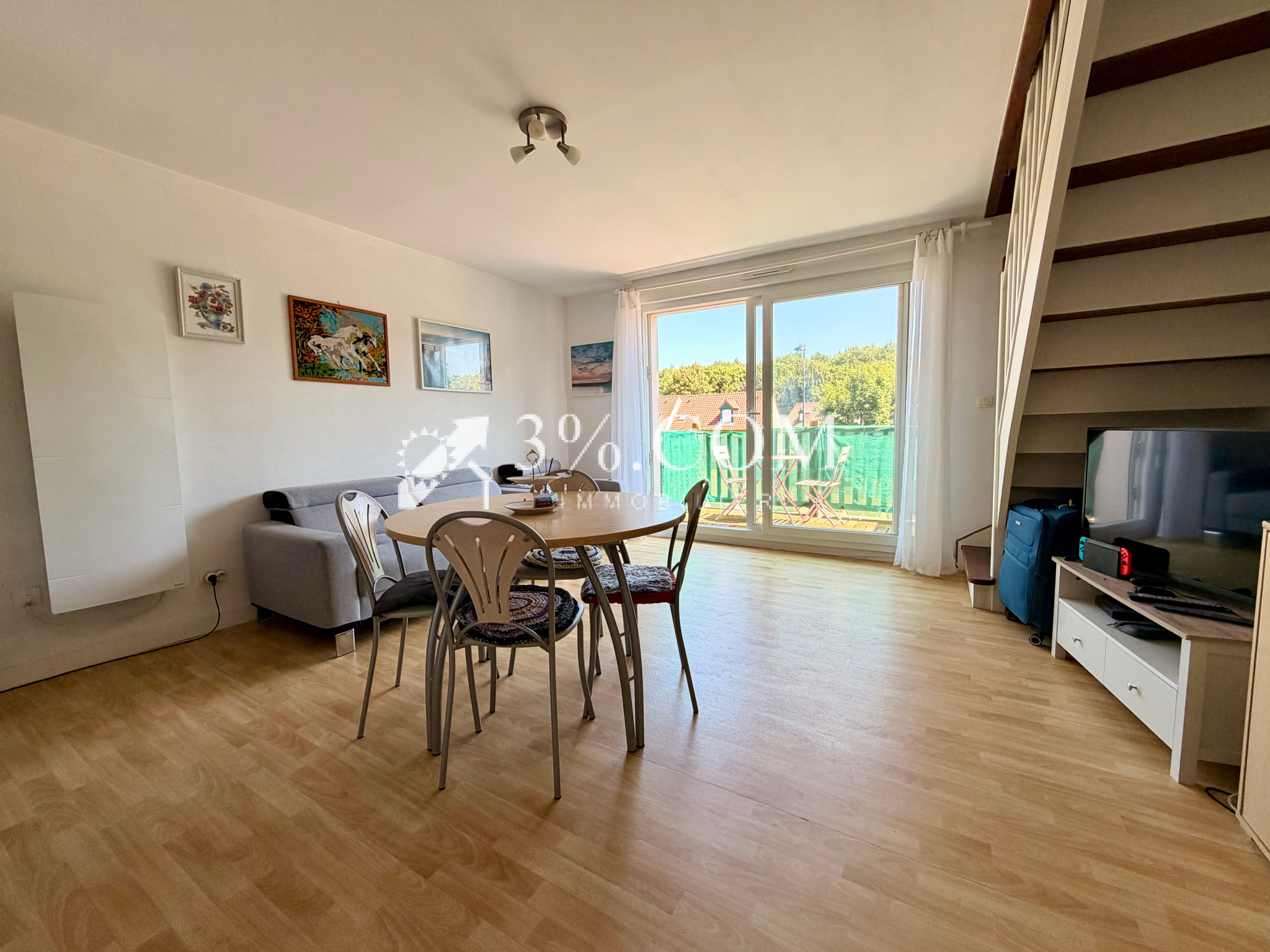 Duplex lumineux avec balcon à Sainte-Cécile Plage