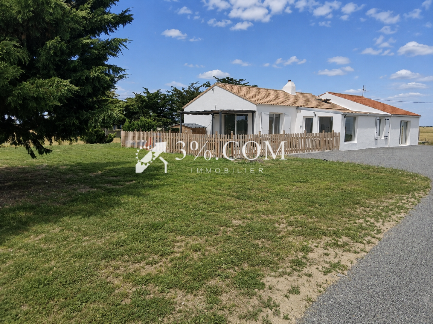 Maison de 130 m2 avec étang sur plus de 4 000 m2 de terrain
